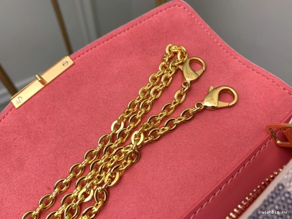 WIS WALLET CHAIN CROISETTE VUITTON LOUIS 1110